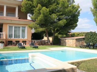 Casa adossada a Escandinavia-Cautivador. Gran villa mediterraacutenea en ventadescubre esta espectacular