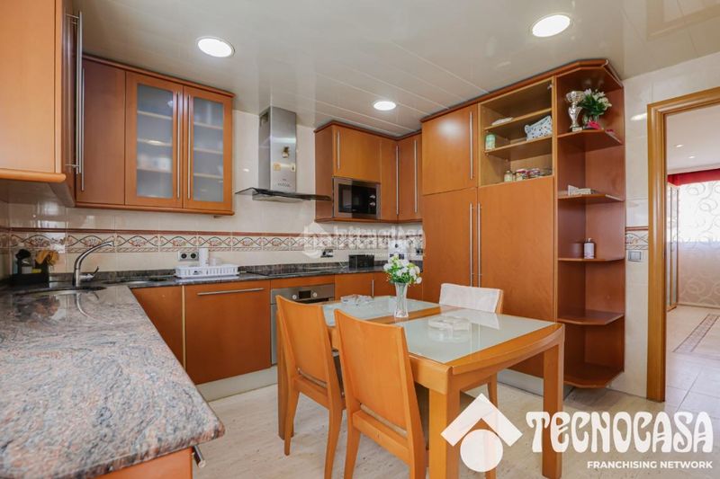 Foto c4cd9d6b-9cee-4f96-b490-b28832953c8b. Piso  en venta en Pomar Badalona