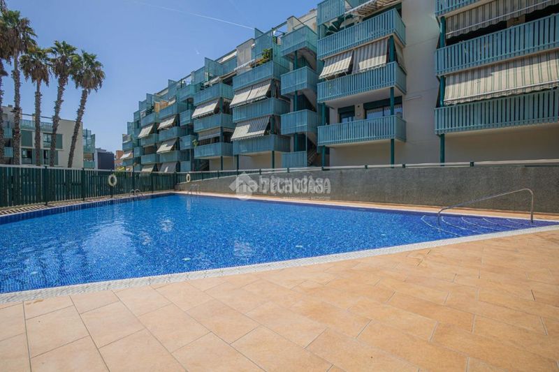 Foto 5b32bee1-e739-49ea-a0b8-8cd007508097. Pis amb calefacció piscina a Montigalà Badalona
