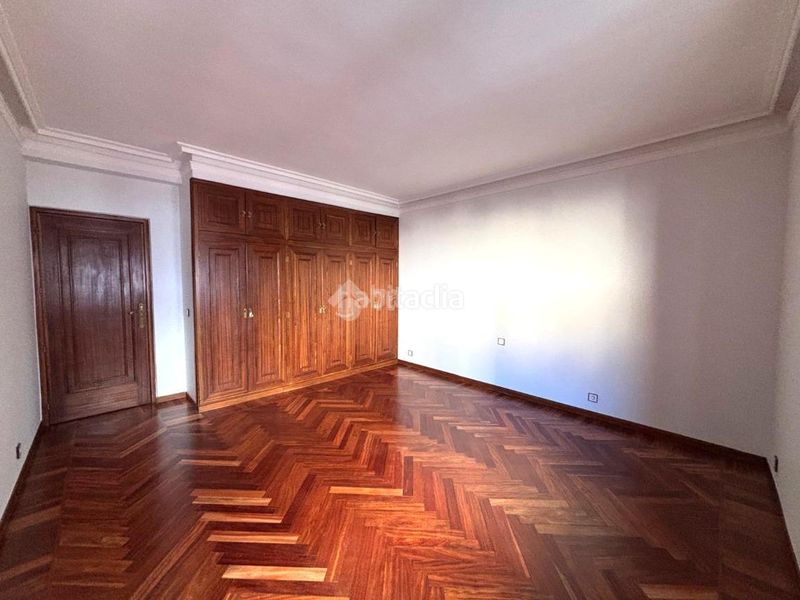 Foto 0abf43d8-fee9-42f9-b40b-4445831ba5ab. Edifici a Medina del Campo