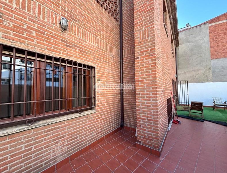 Foto 7a8fa8c8-00f1-42a5-be1f-34c3d1644d13. Edifici a Medina del Campo