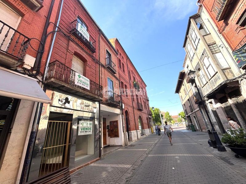 Foto 75a2373d-c816-46f5-9c86-70ce53ae1644. Edifici a Medina del Campo