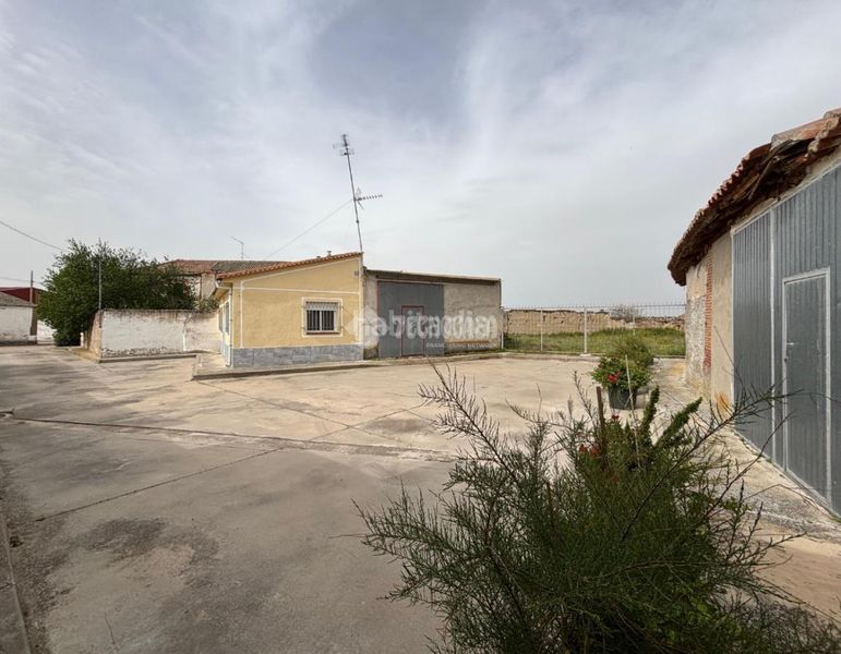 Foto 886c5cad-fc62-455d-b4b0-d8d5a1fac69a. Casa a Ataquines