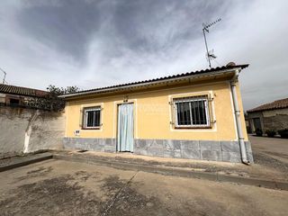 Casa en Ataquines. Casa en venta en ataquines