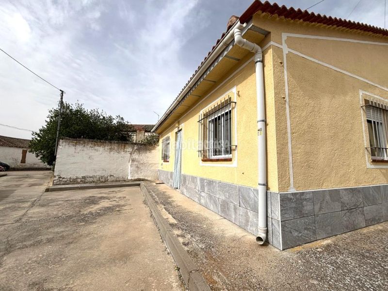 Foto cccd5069-ad79-4c6b-ad01-0f7bd625a2df. Casa a Ataquines