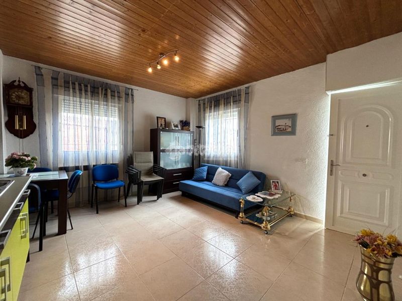 Foto f309d420-ea4a-4fc1-a1a1-861c12403714. Casa a Ataquines