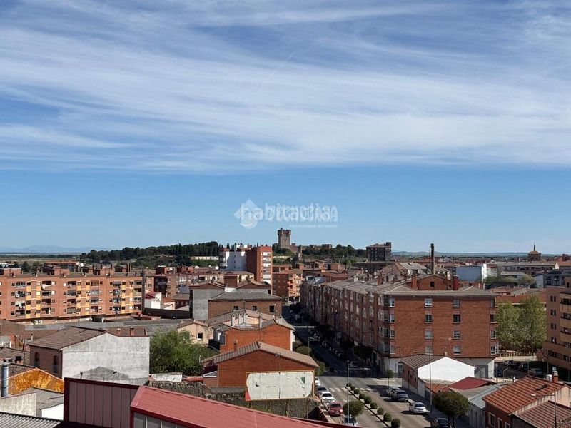 Foto 0f3b325b-31f2-439f-8e2e-b5912565c62a. Pis a Medina del Campo