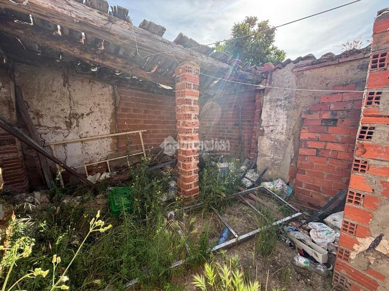 Foto 05ade4f6-8344-4840-8d5d-be0404dc287a. Edifici a Rueda