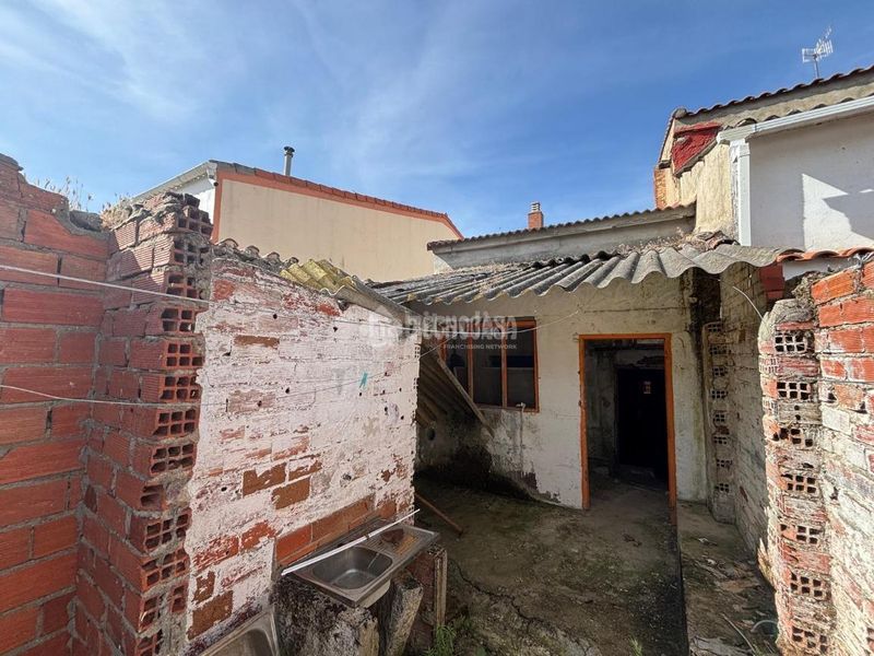 Foto 447de14d-16da-49b1-8ee0-9859112128a5. Edifici a Rueda