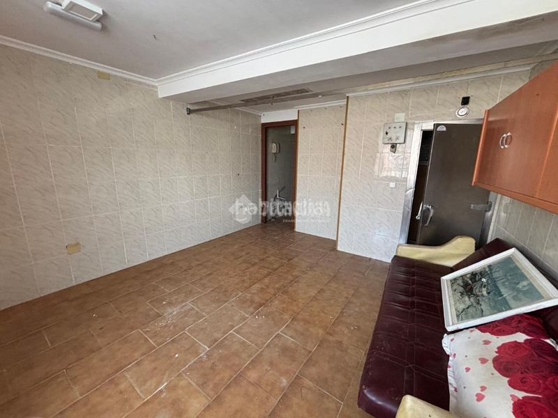Foto e78e68ab-3f1c-4fe3-b67a-6291ed82a86a. Edifici a Rueda