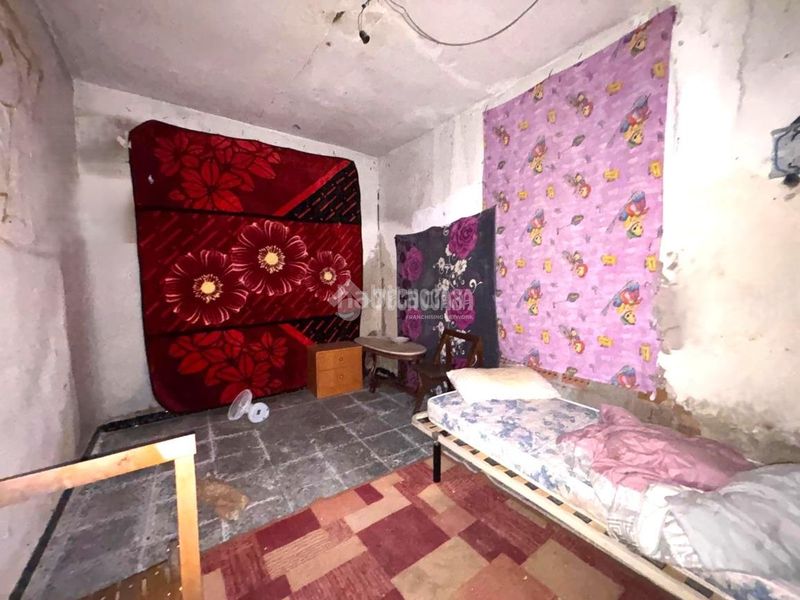 Foto eccd00f2-6422-4fed-b879-eeb6e42ec798. Edifici a Rueda