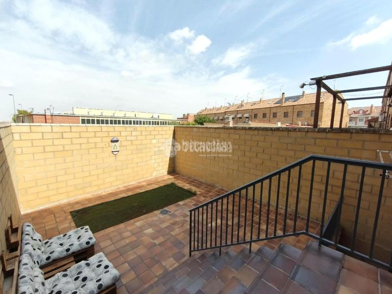 Foto 100ed6c6-e05c-4846-9ac9-5ba9426c70b9. Maison jumelée avec parking dans Medina del Campo