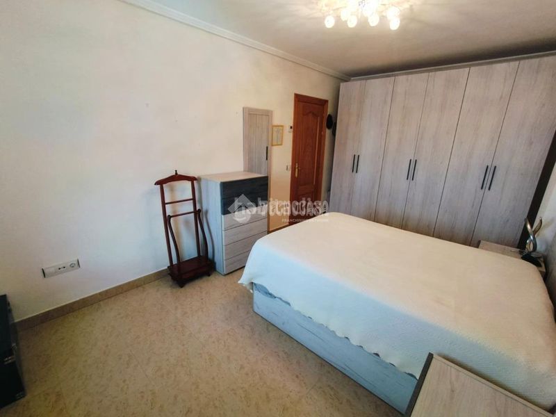 Foto 8f901356-9a01-48c4-bf54-d3d5528c534e. Maison jumelée avec parking dans Medina del Campo