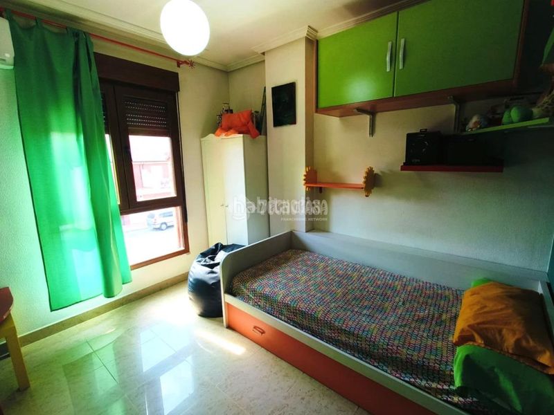 Foto c73f4c7a-2186-41ee-9334-67551cf3686c. Maison jumelée avec parking dans Medina del Campo
