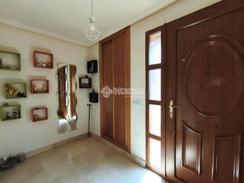 Foto d19a6f81-d7bb-40d4-af4c-fe7a4f7dabd1. Maison jumelée avec parking dans Medina del Campo