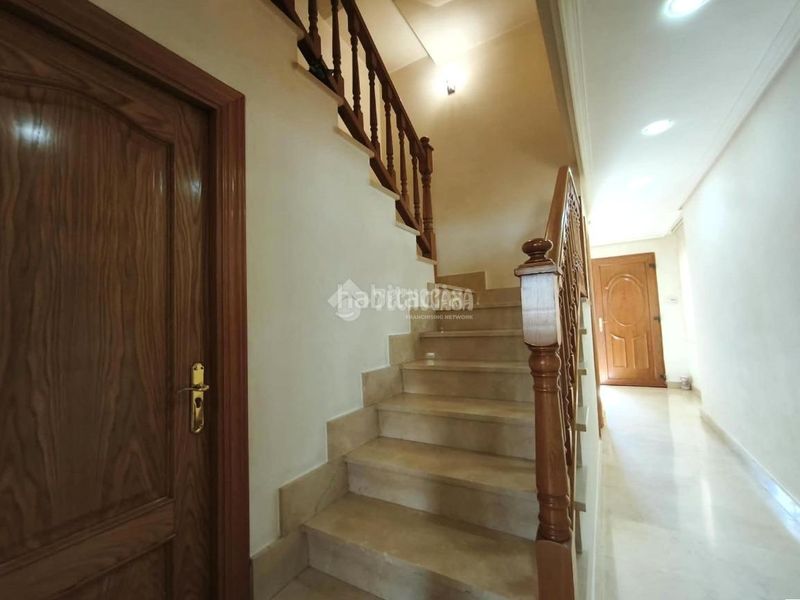 Foto f1ab918f-9ec9-49bd-8cb8-1d98c860c9c8. Maison jumelée avec parking dans Medina del Campo