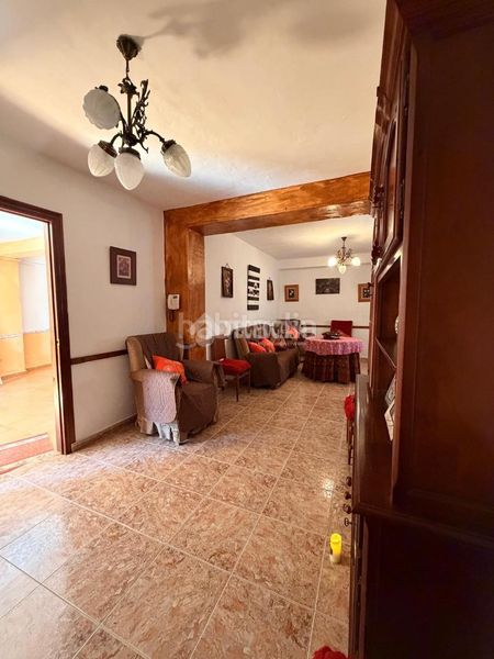 Foto 1b7435a0-0cf7-4b87-9021-ba2970a9768e. Casa a Zona de la Vega Antequera