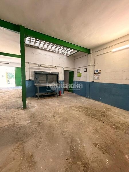 Foto dfc3b48e-1664-4459-b5b3-2e458511b59f. Aparcament cotxe a Cueva de Menga Antequera