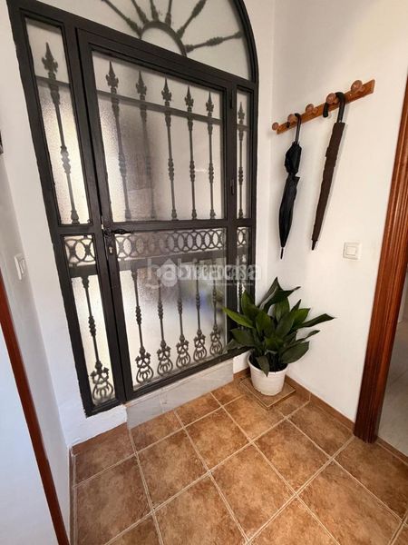 Foto 48b88f3c-8c2b-4582-be3e-1dadf9c28e57. Casa aparellada a Zona de la Vega Antequera