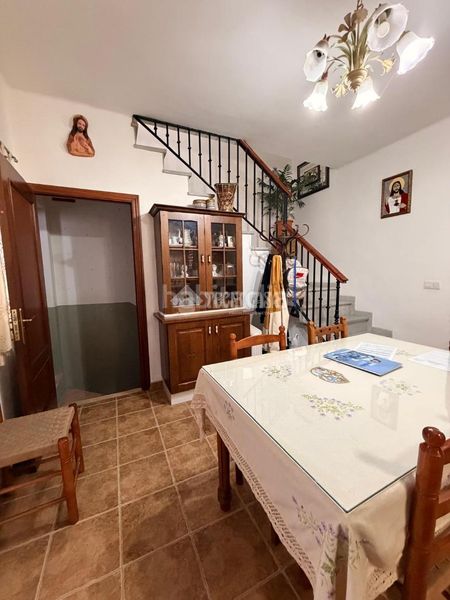 Foto d2be6362-e60f-4e28-a25e-29bad5c26f11. Casa aparellada a Zona de la Vega Antequera