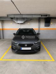 Aparcament cotxe a Ca n'Oriac