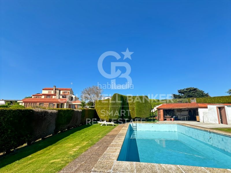 Foto 4eec93e9-e264-4558-989d-d5b6f0fc4da5. Xalet amb aparcament piscina a Perillo Oleiros