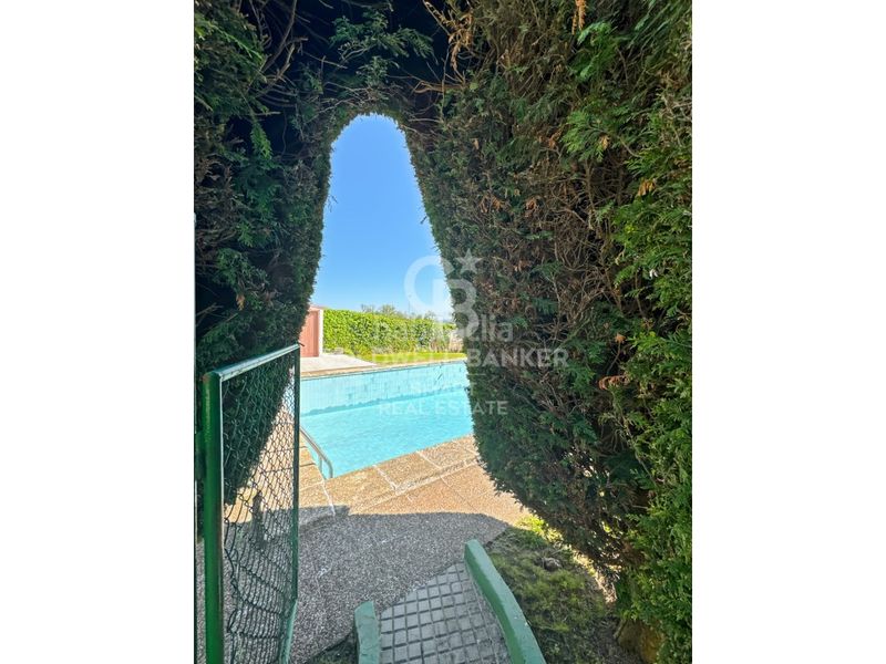 Foto b7216e5f-d554-4850-afcf-84f5be9cc5d7. Xalet amb aparcament piscina a Perillo Oleiros