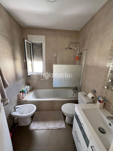 Foto 4375baaa-c565-4d92-8a54-0219a10399ae. Casa aparellada amb calefacció aparcament a Almonte Almonte