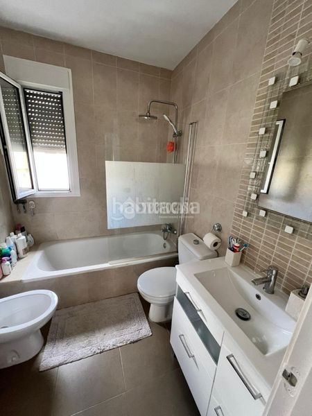 Foto a7642454-1ddc-4029-9a0a-b88a219a5944. Casa aparellada amb calefacció aparcament a Almonte Almonte