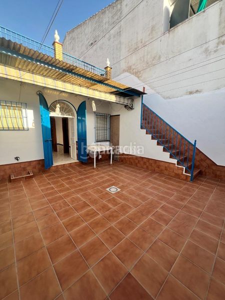 Foto 58e5f8d1-bae1-4ec6-81f0-723330a257fd. Casa aparellada a Almonte Almonte