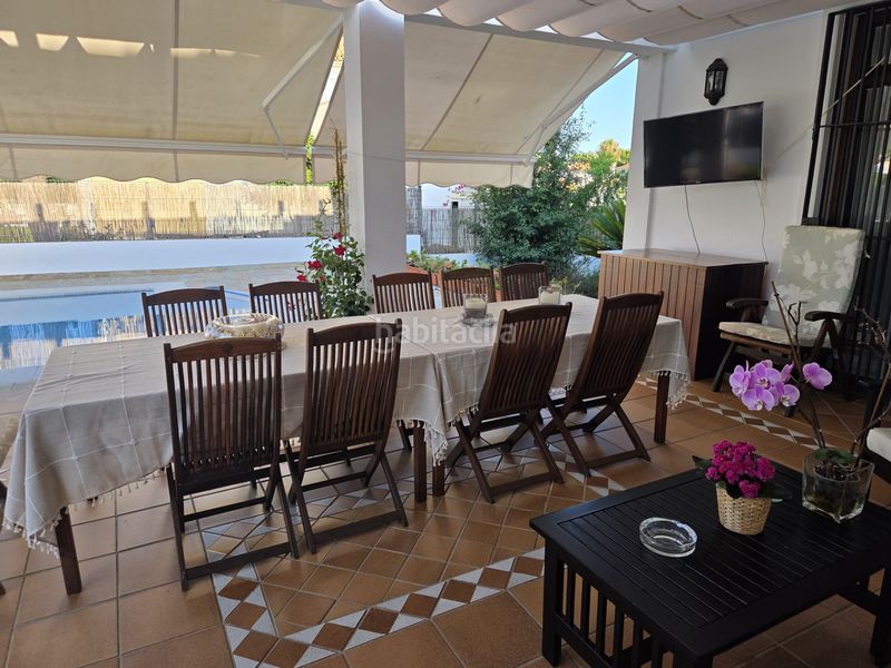Foto d3379a36-4d7a-4935-8ff8-1333b39ed298. Chalet in avenida cristóbal colón 2 in El Portil