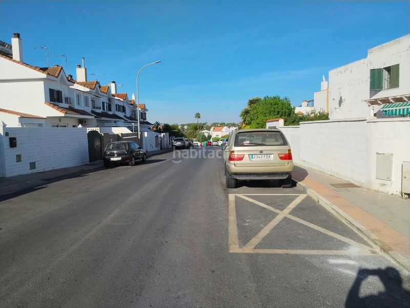 Foto a04ead12-0abb-4aae-a872-dcb445ece3de. Casa pareada en calle ortega y gasset 1 adosado pareado de esquina en Bellavista 238m de parcela en Aljaraque