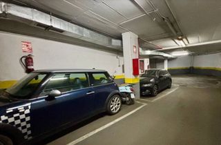 Car parking in Calle de la cruz 19. Garaje en venta en calle de la cruz 19, huertas-cortes, centro,