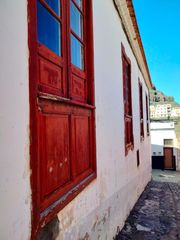 Casa adossada a Calle Pintor Aguiar