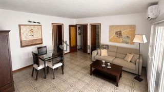 Flat in Santa Susanna. Piso  luminoso con terraza y piscina comunitaria