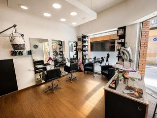 Lloguer Local Comercial  Calle de francesc matas i rodés. Peluquería en alquiler en una de las mejores zonas comerciales d