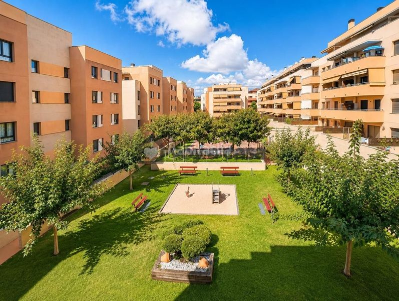 Foto c871ac5b-e129-45e2-b6bc-d2f62ac5a0fe. Pis amb aparcament a Santa Clotilde Lloret de Mar