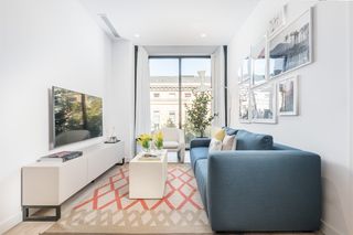 Lloguer Apartament a L´Antiga Esquerra de l´Eixample. Magnifica vivienda de 2 dormitorios con terraza comunitaria en l