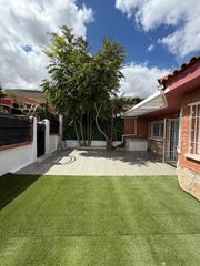 Casa adossada a Calle de Santa Bárbara