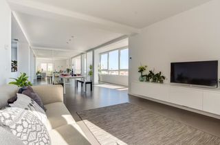 Miete Appartement in Avenida duque de nájera 8. Exclusivo piso de 3 dormitorios con vistas al mar en la caleta,