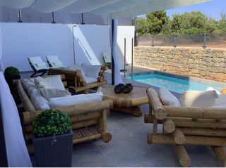 Location Appartement à Carrer de la torre d'en valls 3. Exclusivo piso de 3 dormitorios con piscina y jardín en talamanc