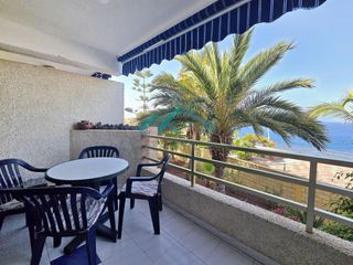 Duplex  Avenida la gaviota 10. Luminoso dúplex frente al  mar en playa la arena
