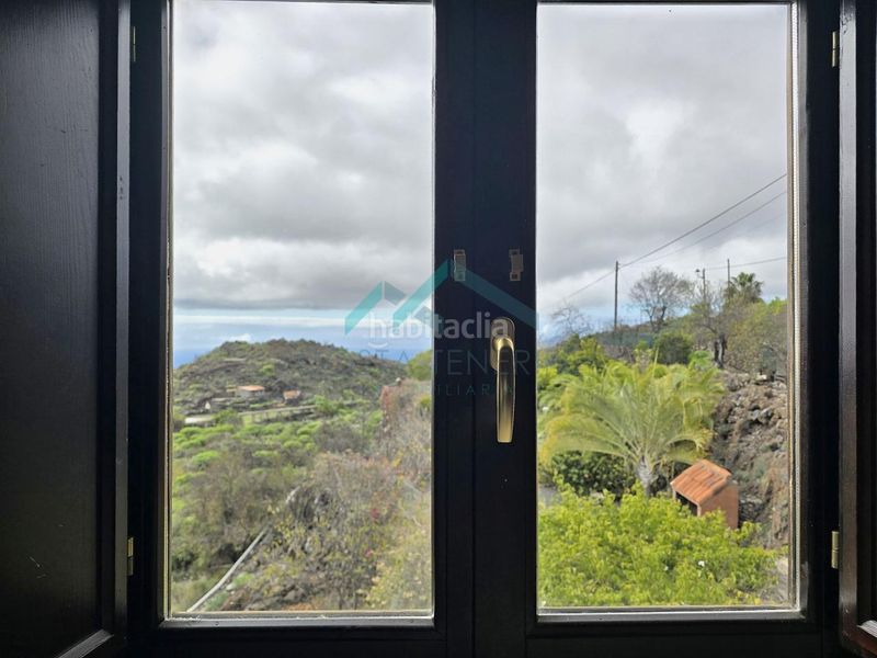 Foto b34c1811-63ed-4b41-b49c-9a8c4586c8c0. Masia a Guía de Isora interior Guía de Isora