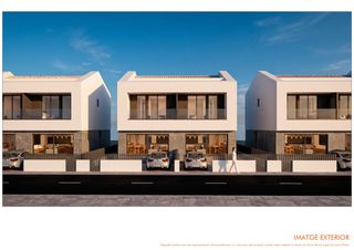 Doppelhaus in Carrer de les cases noves 3. Promoció fortià ua4 casa mitjana obra nova