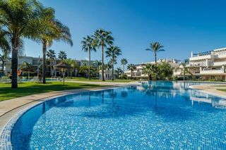 Apartament  Calle río volga 26. Stunning 2-bedroom penthouse in nueva andalucía