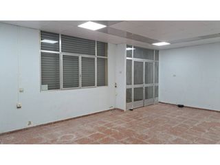 Local Comercial a Calle Giménez y Costa