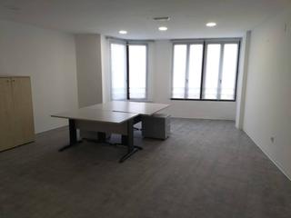 Rent Office space  Periodista azzati. Despacho en alquiler en sant francesc