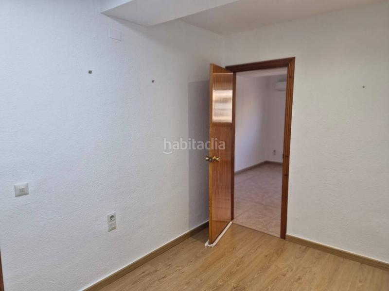 Foto b4b33974-2054-4db6-94f9-af60db30dc87. Location bureau dans El Pla del Remei Valencia