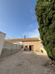 Maison à Monòver. Casabodega, para reformar con 67 m2 y 1.100 m2 de solar.  un pro