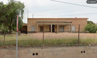 Maison à Monòver. Gran oportunidad en monóvar con parcela y todos los servicios!